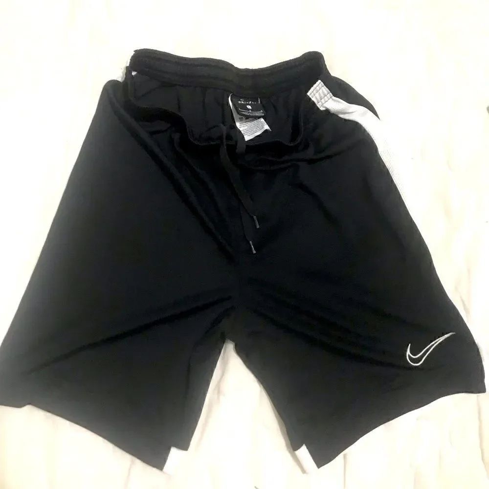 Nike boys athletic shorts size L